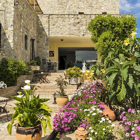 Castillo De Monda