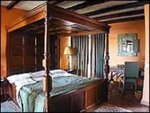 Castillo De Hotel Monda