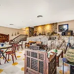 Hotel Castillo De Monda