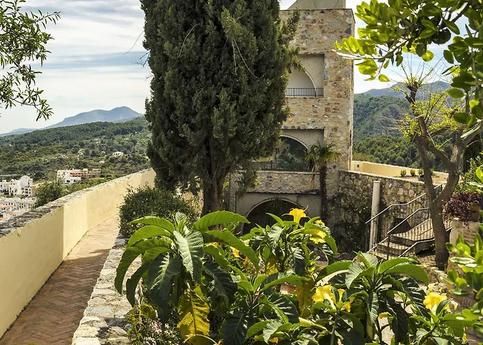 Castillo De Monda